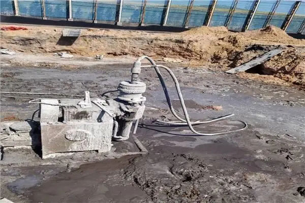 卫滨水泡基础注浆加固
